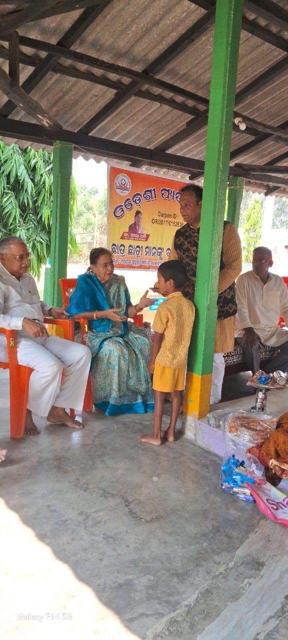 Clothes Distribution photo 4