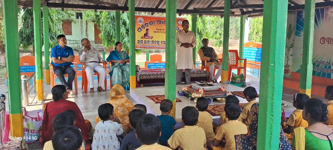 Clothes Distribution photo 6