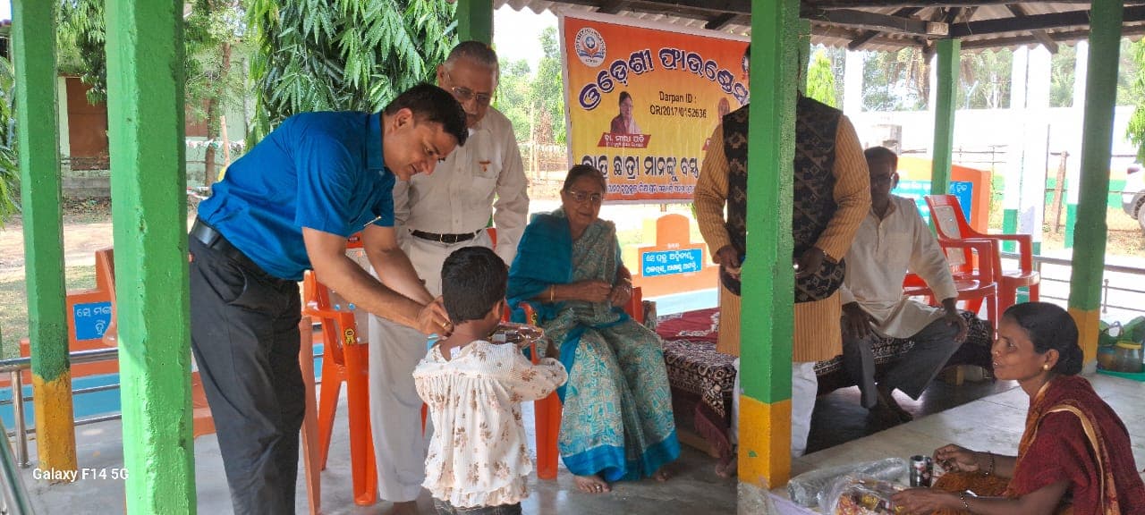 Clothes Distribution photo 8