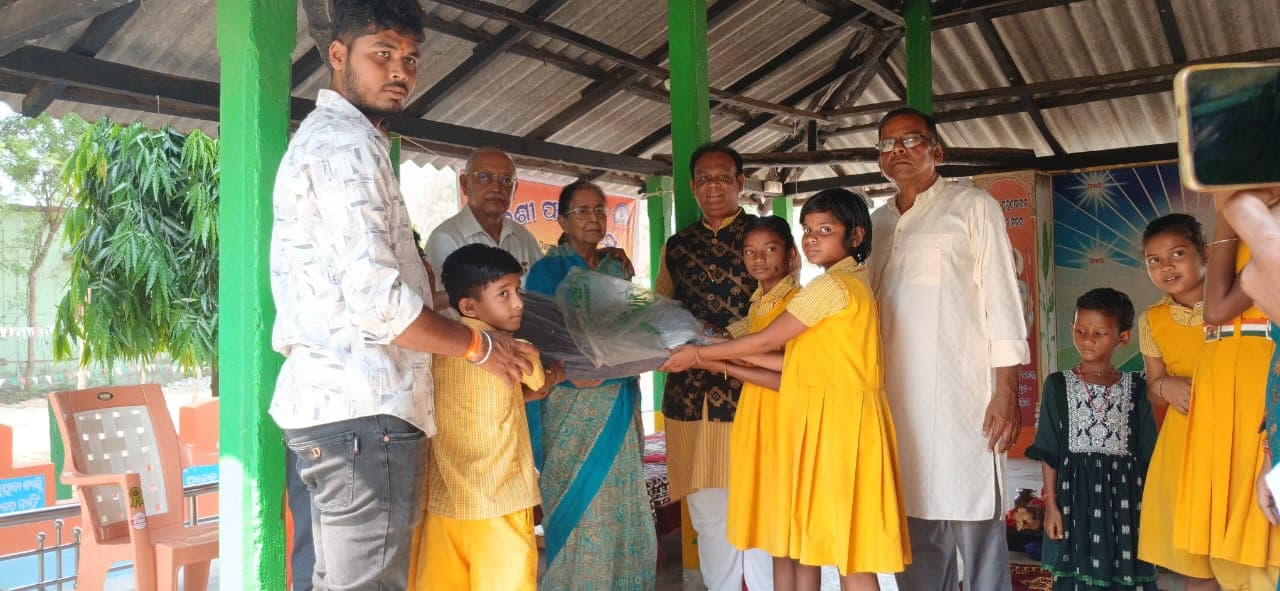 Clothes Distribution photo 9